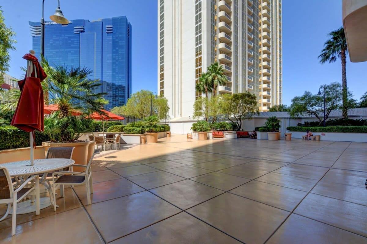Mgm Signature-23-719 Strip View Jacuzzi Studio Λας Βέγκας Εξωτερικό φωτογραφία