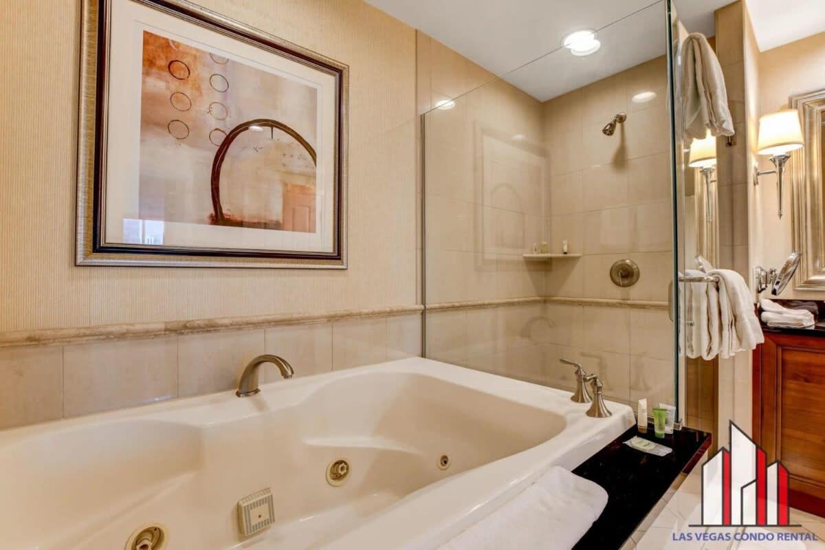 Mgm Signature-23-719 Strip View Jacuzzi Studio Λας Βέγκας Εξωτερικό φωτογραφία